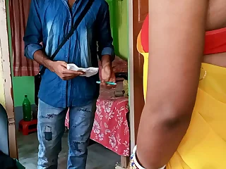 Pati Fauj me Bhabhi Ji Mauj Me - Postman Ke Sath Chudai